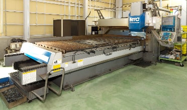 レーザー加工機