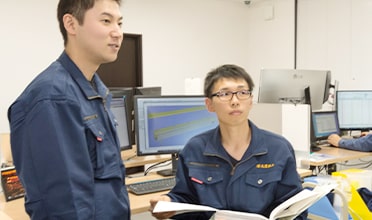 大窪鉄工　先輩社員
